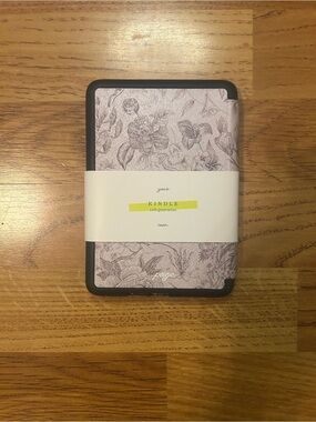11th Generation Kindle eReader with Floral Cover